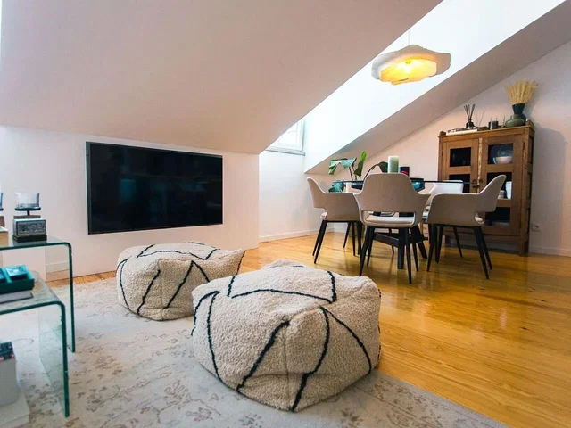 Salón; luz natural, estilo moderno
