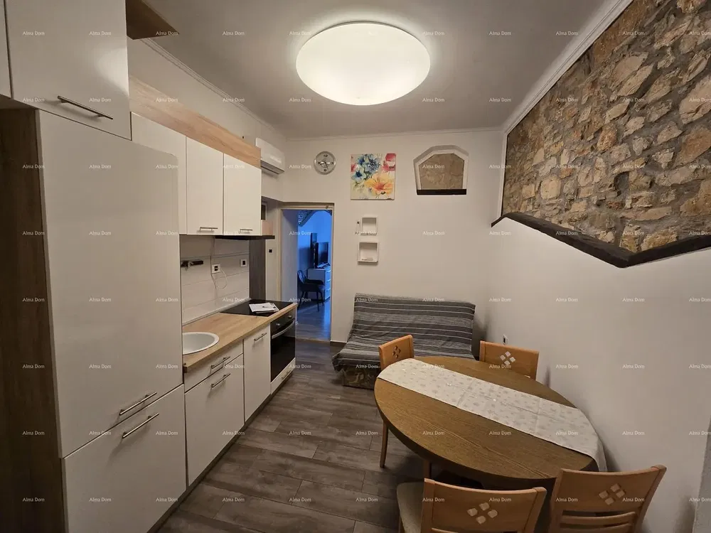 Кухиња; кухињски апарати, природно светло