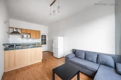 Salon; parquet, lumière naturelle