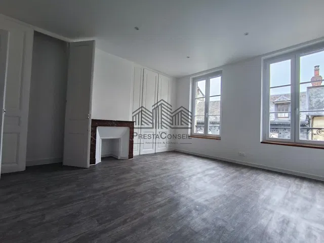 Sala de estar; vista, lareira, luz natural