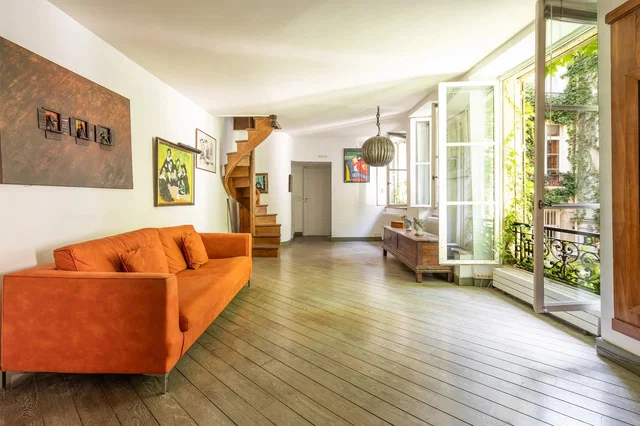 Dnevni boravak; pogled, drveni pod, prirodna svjetlost, moderan stil