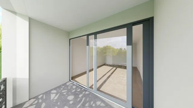 Balkon; výhled, dlažba, přirozené světlo
