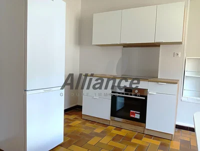 Kuhinja; kućanski aparati, pločice