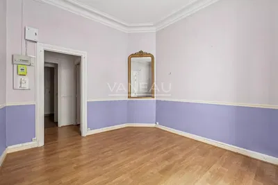 Spavaća soba; drveni pod, prirodna svjetlost