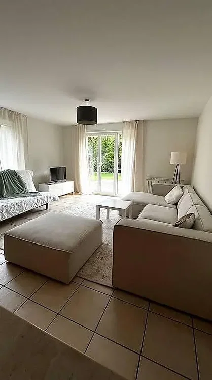 Wohnzimmer; tageslicht, fliesenboden