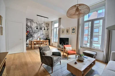 Oturma odası; doğal ışık, modern stil