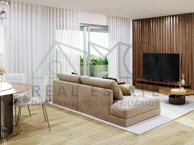 Oturma odası; doğal ışık, modern stil, ahşap zemin