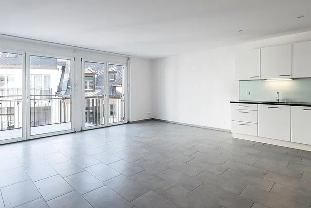 Küche; blick, fliesenboden, tageslicht