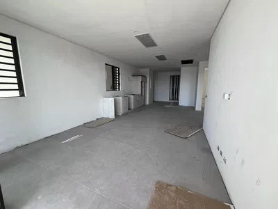 Küche; fliesenboden, renovierungsbedürftig, tageslicht