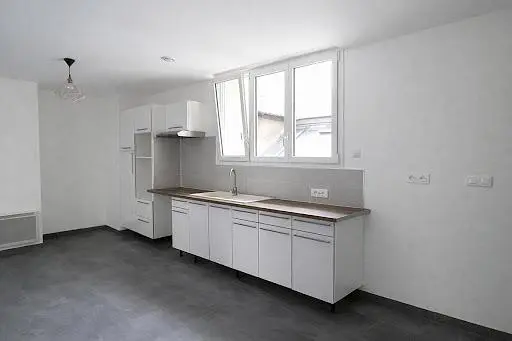 Kitchen; natural light, renovated