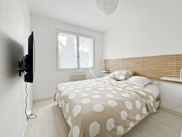 Sypialnia; światło dzienne, styl nowoczesny