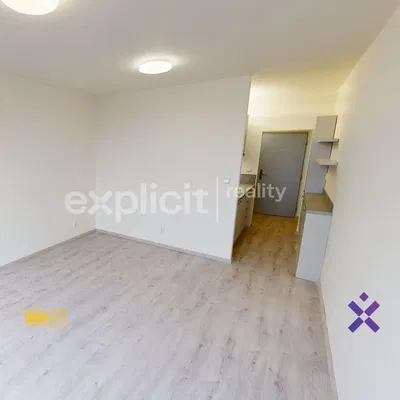 Wohnzimmer; holzboden, tageslicht