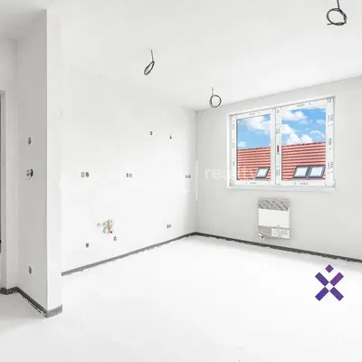 Schlafzimmer; tageslicht, renovierungsbedürftig