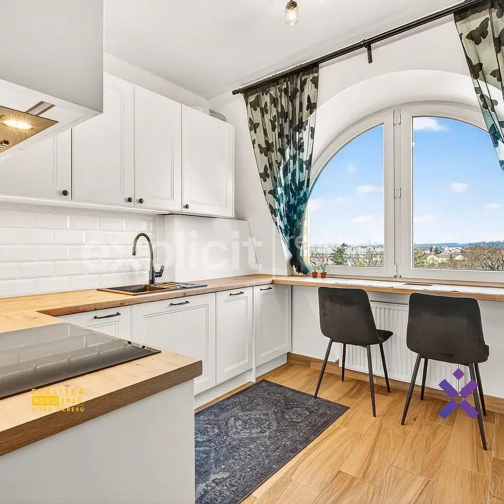 Kuhinja; pogled, prirodna svjetlost