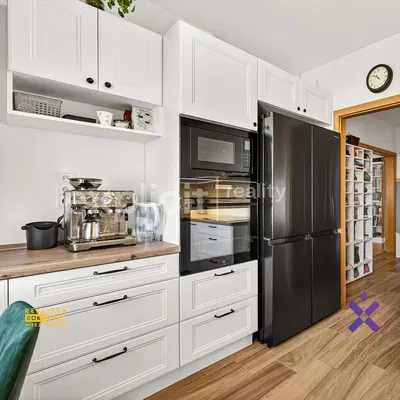 Kuhinja; kućanski aparati, renoviran, prirodna svjetlost