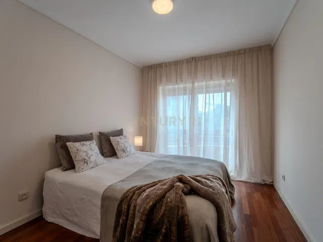 Chambre; parquet, lumière naturelle