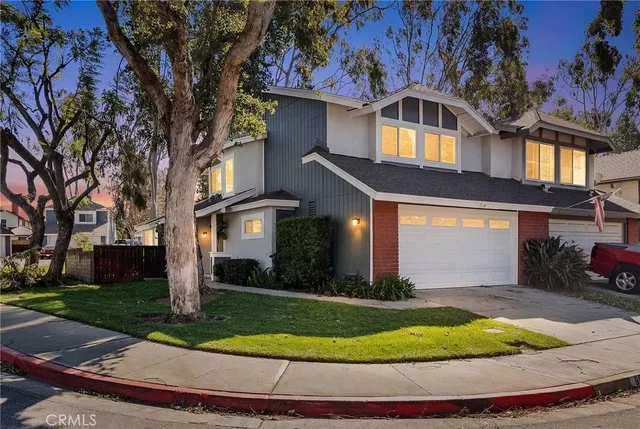 Къща и околности; гледка