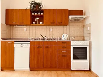 Küche; küchengeräte, fliesenboden, holzboden