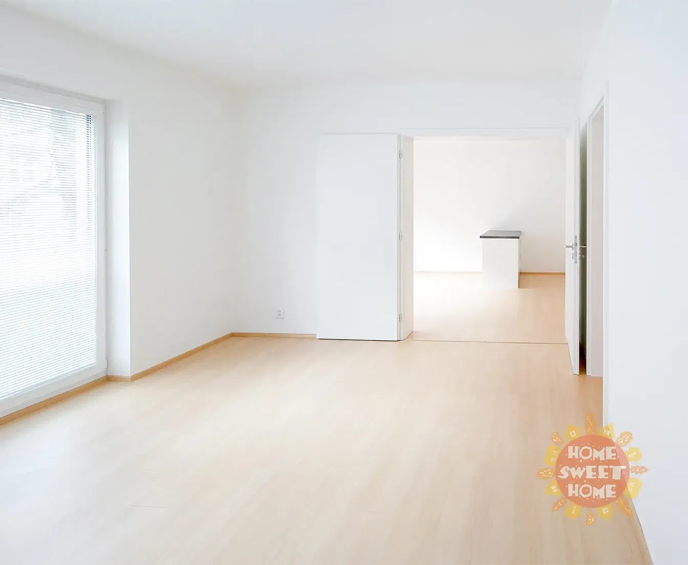 Salon; lumière naturelle, parquet, rénové