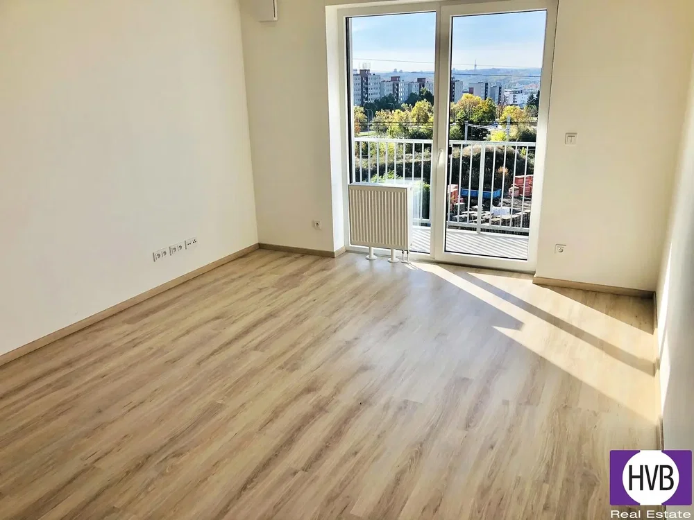 Wohnzimmer; blick, holzboden, tageslicht