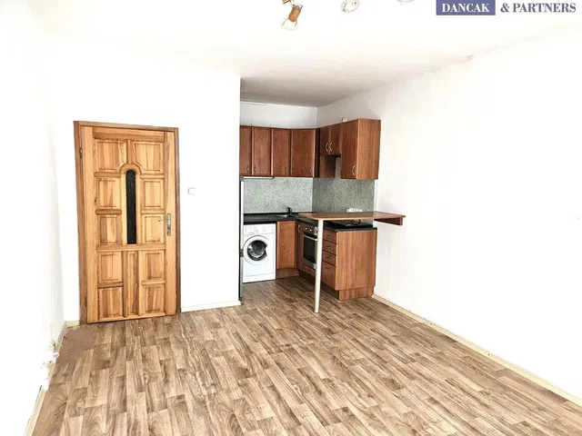Kuchyně; kuchyňské spotřebiče