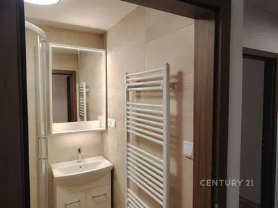 Badezimmer; fliesenboden, renoviert, tageslicht