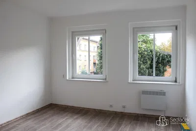 Schlafzimmer; blick, holzboden, tageslicht