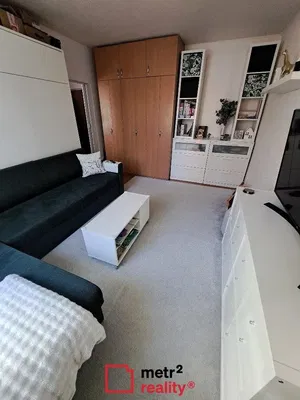 Wohnzimmer; moderner stil, holzbalken, tageslicht