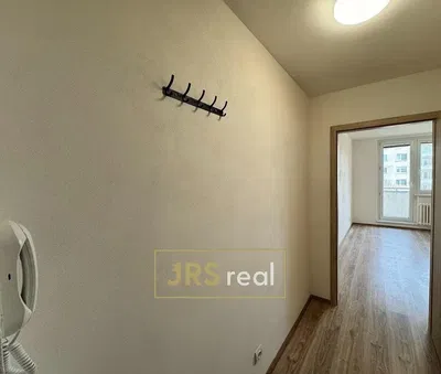 Chambre; parquet, lumière naturelle, vue