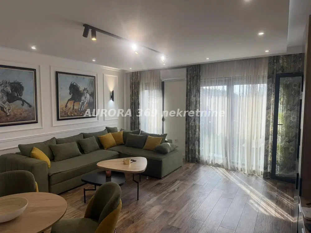 Oturma odası; doğal ışık, modern stil