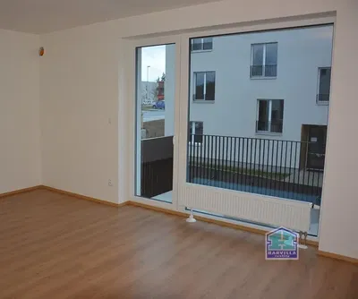 Oturma odası; manzara, ahşap zemin