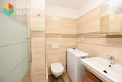 Tuvalet; fayans zemin, tadilatlı, doğal ışık, modern stil