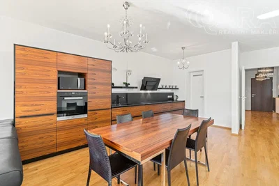Küche; küchengeräte, moderner stil, tageslicht