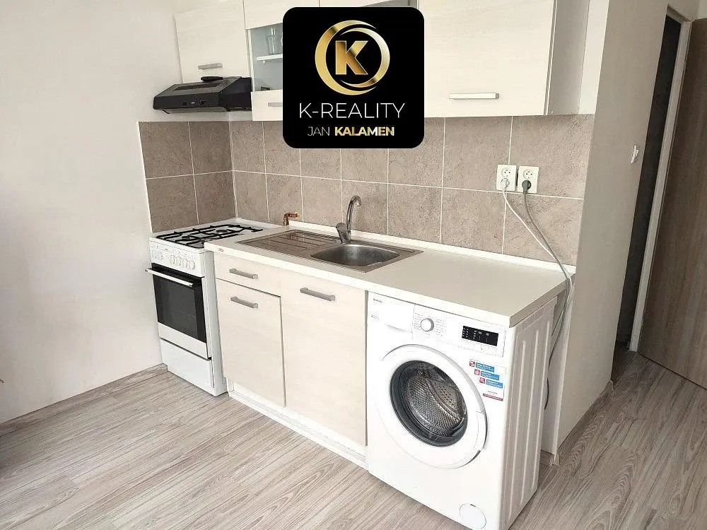 Kuchyně; kuchyňské spotřebiče, dlažba