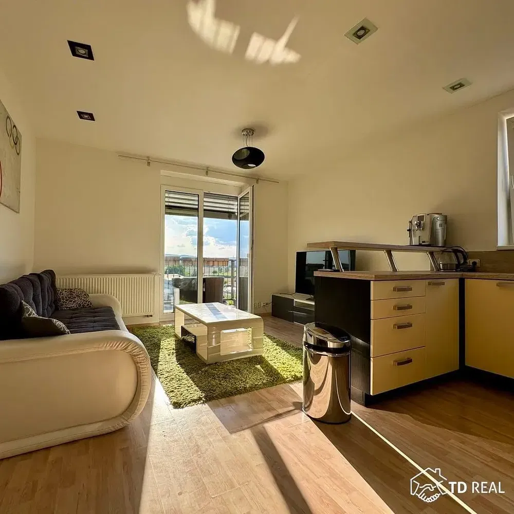 Soggiorno; vista, pavimento in legno, luce naturale, stile moderno