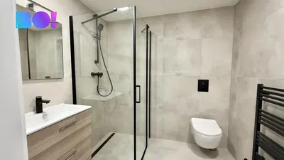 Badezimmer; fliesenboden, renoviert, tageslicht, moderner stil