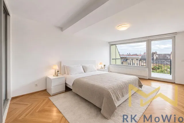 Bedroom; view, wood floor, natural light