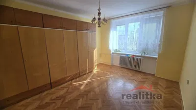 Chambre; parquet, lumière naturelle