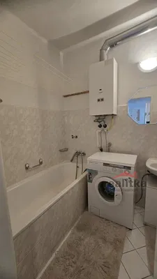 Salle de bain; carrelage, chauffe-eau