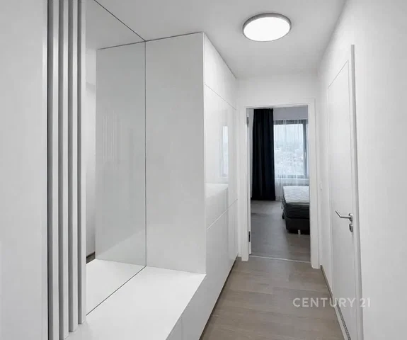 Sypialnia; światło dzienne, wyremontowany