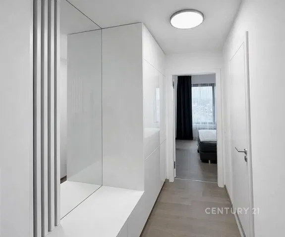 Schlafzimmer; tageslicht, renoviert