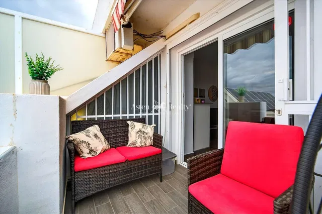 Terras; tegelvloer, natuurlijk licht