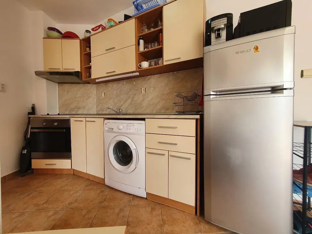 Mutfak; mutfak aletleri, fayans zemin