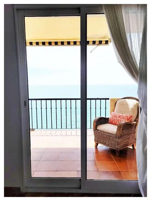 Balkon; blick, fliesenboden, tageslicht