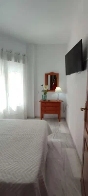 Schlafzimmer; tageslicht, fliesenboden