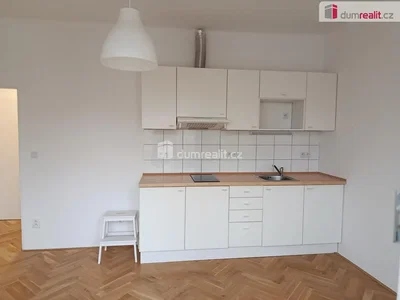 Cuisine; parquet, rénové, lumière naturelle, style moderne