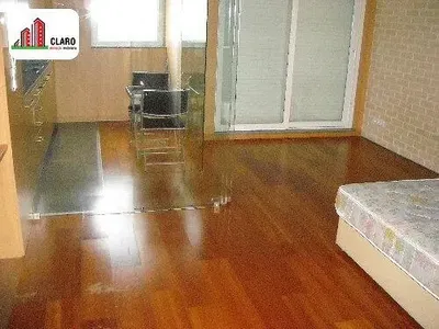 Schlafzimmer; holzboden, tageslicht