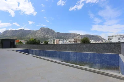 Teras; manzara, fayans zemin