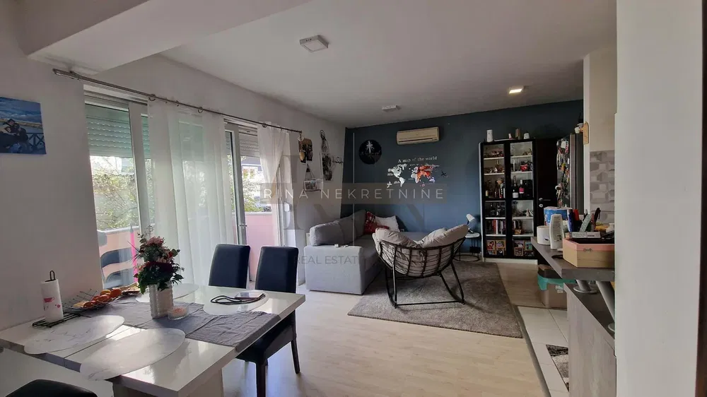 Хол; гледка, естествена светлина, модерен стил