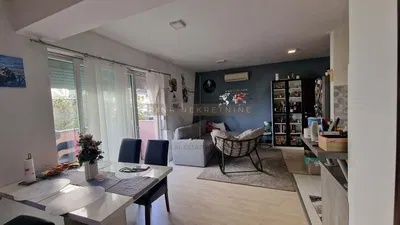 Хол; гледка, естествена светлина, модерен стил